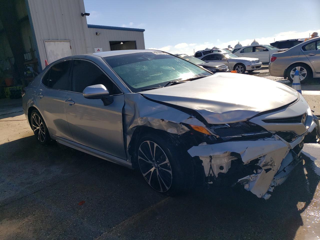 2020 TOYOTA CAMRY SE - Image 4