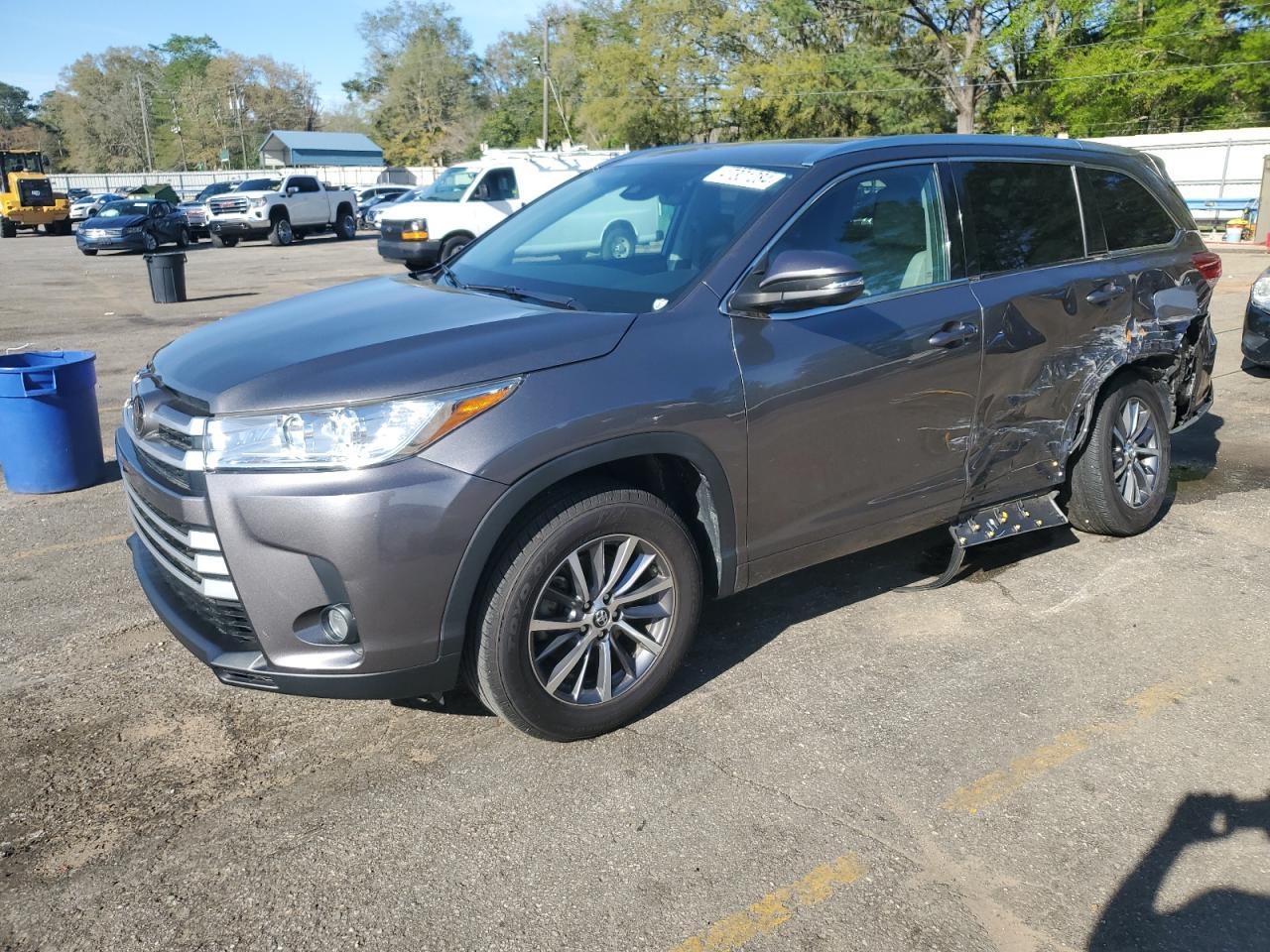 2018 TOYOTA HIGHLANDER