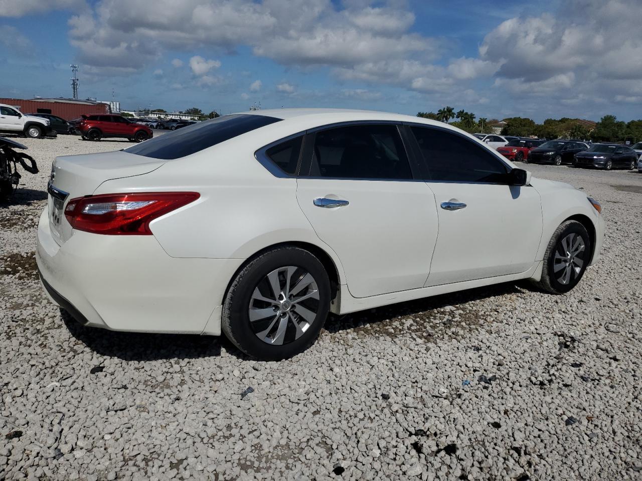 2017 NISSAN ALTIMA 2.5 - Фото 3