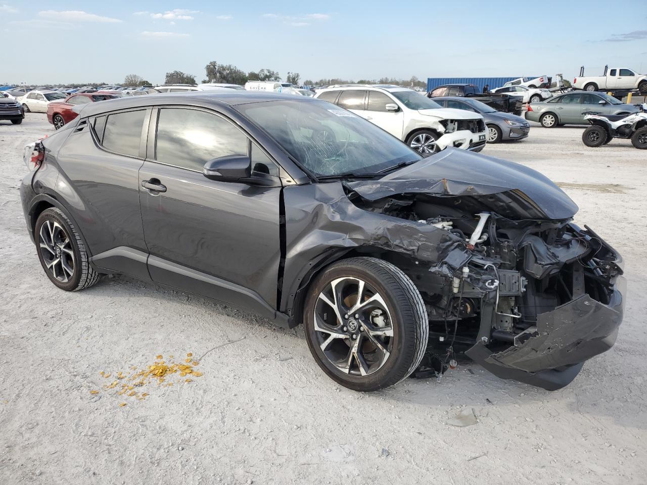 2019 TOYOTA C-HR XLE - Фото 4