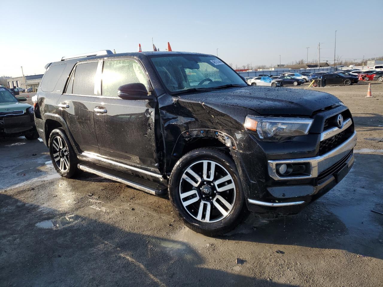 2019 TOYOTA 4RUNNER SR - Image 4