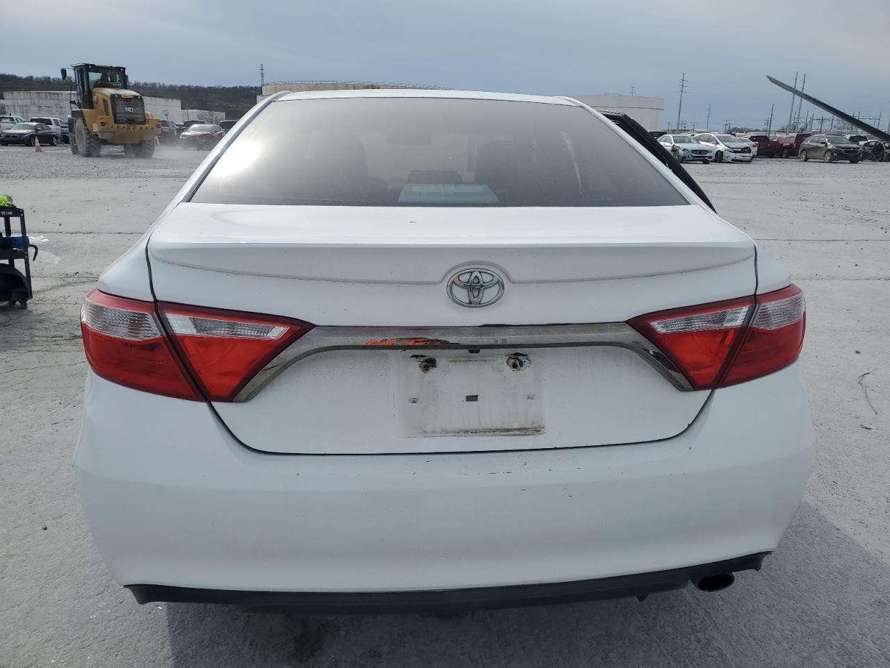 2016 TOYOTA CAMRY LE - Image 6