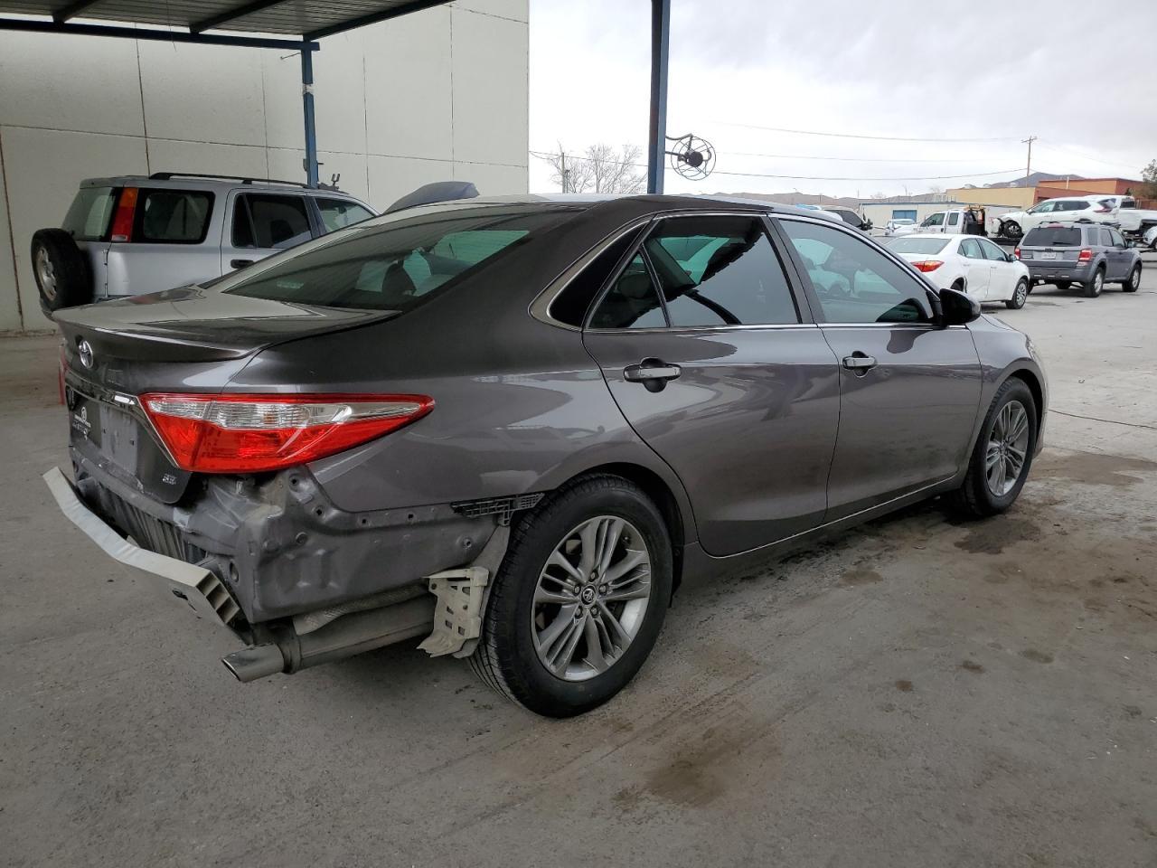 2015 TOYOTA CAMRY LE - Фото 3