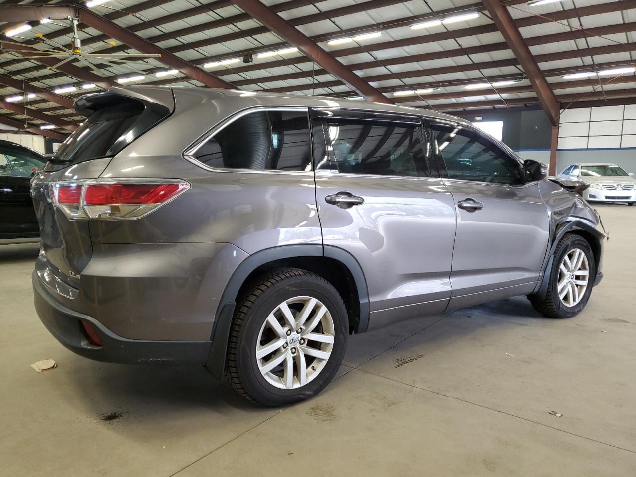 2015 TOYOTA HIGHLANDER - Фото 3
