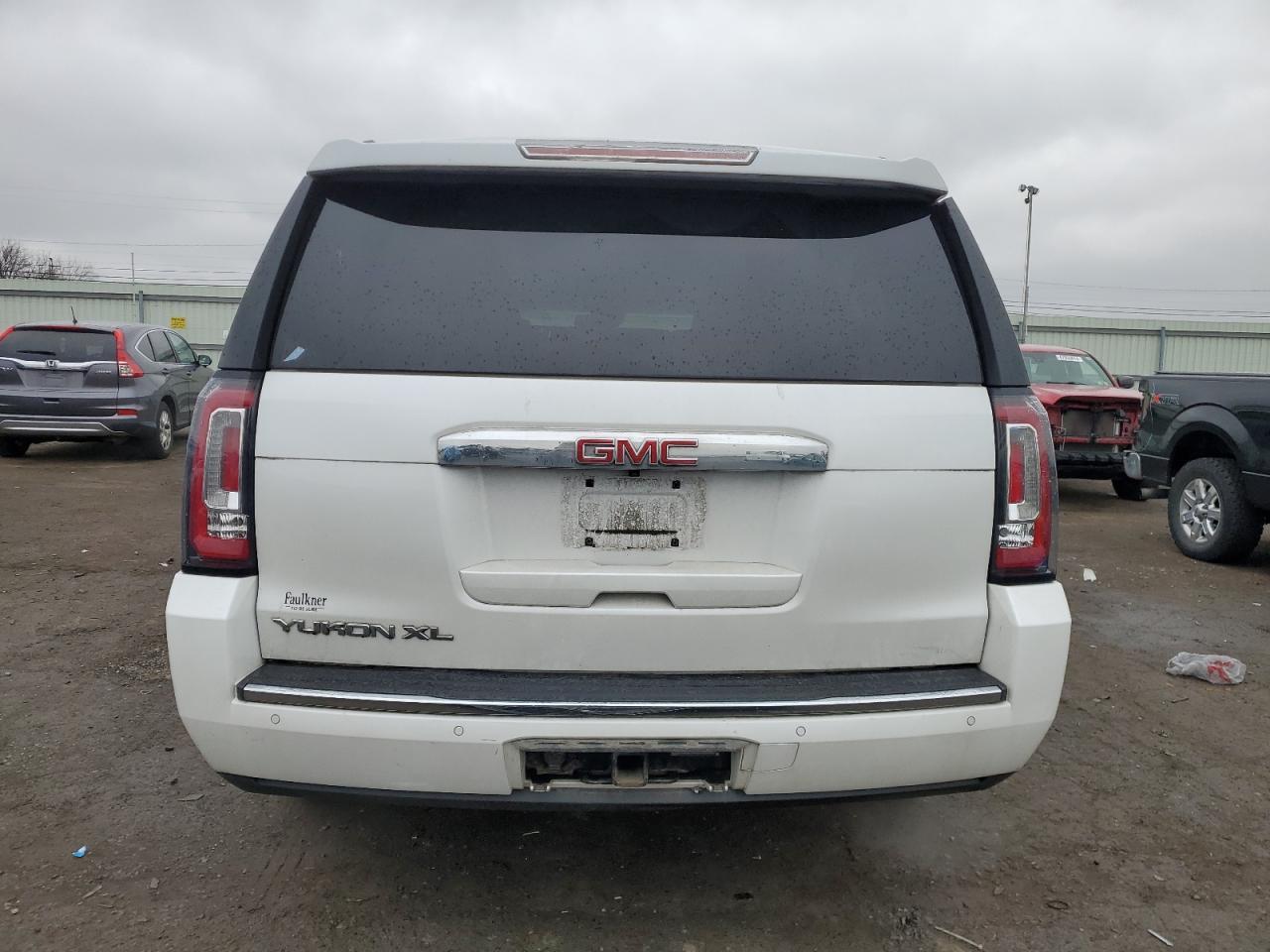 2016 GMC YUKON XL D - Image 6