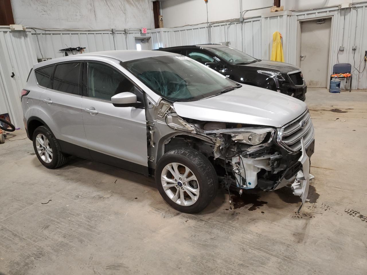 2017 FORD ESCAPE SE - Image 4