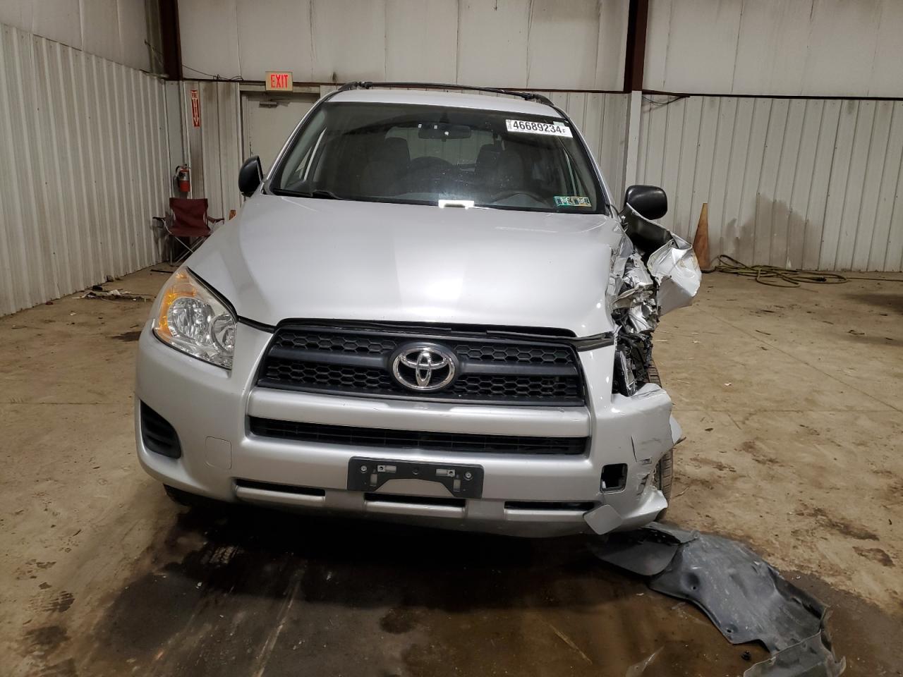 2011 TOYOTA RAV4 - Фото 5