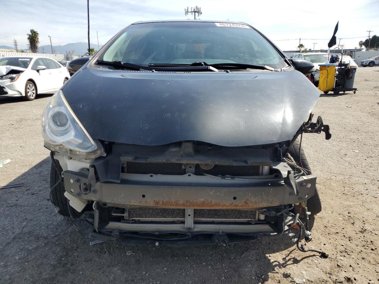2015 TOYOTA PRIUS C - Image 5