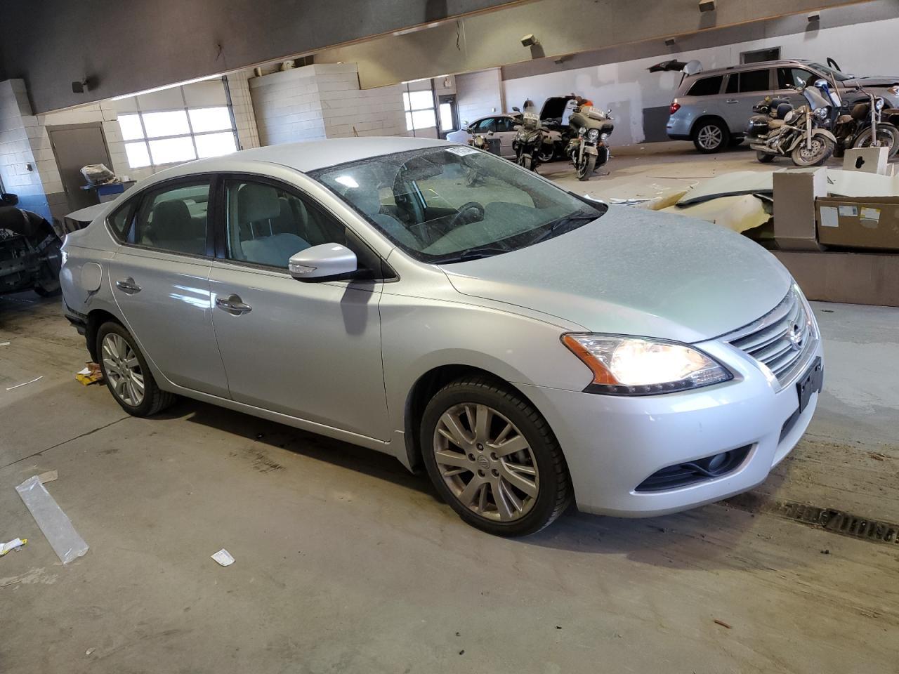 2013 NISSAN SENTRA S - Фото 4
