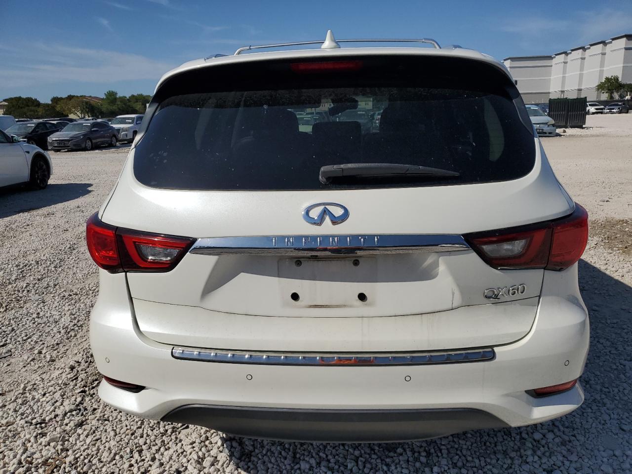 2019 INFINITI QX60 LUXE - Image 6