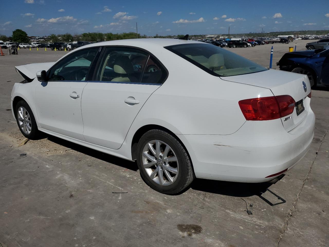 2014 VOLKSWAGEN JETTA SE - Image 2