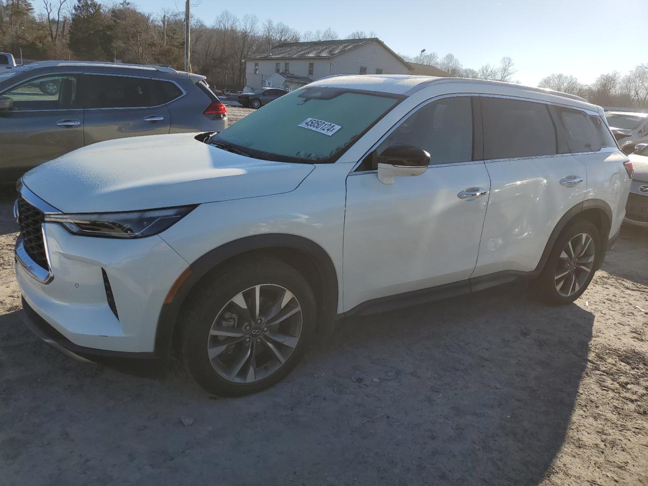 2022 INFINITI QX60 LUXE