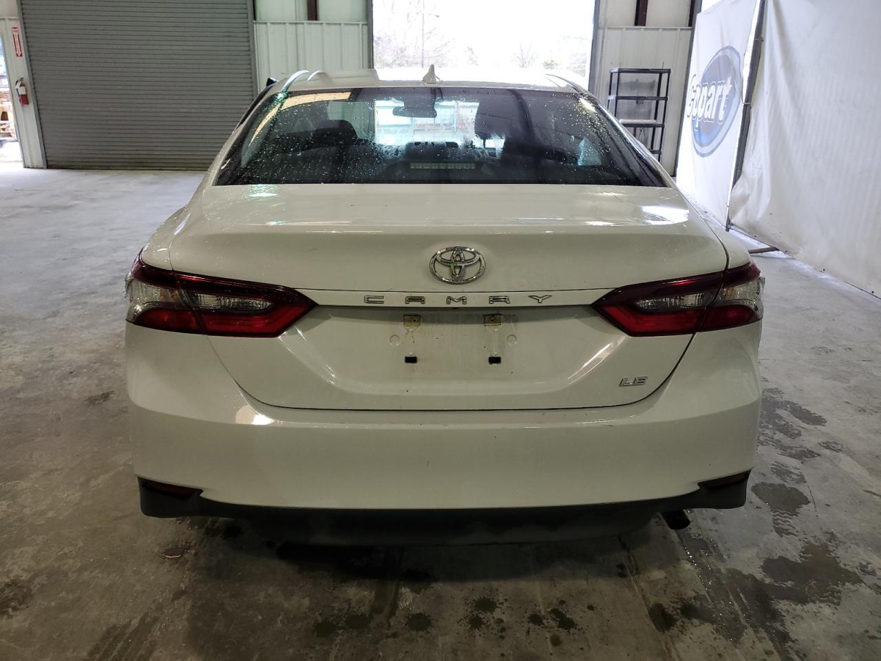 2023 TOYOTA CAMRY LE - Фото 6