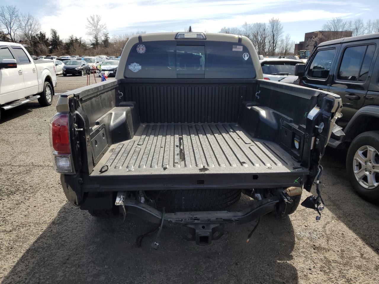 2017 TOYOTA TACOMA DOU - Фото 6