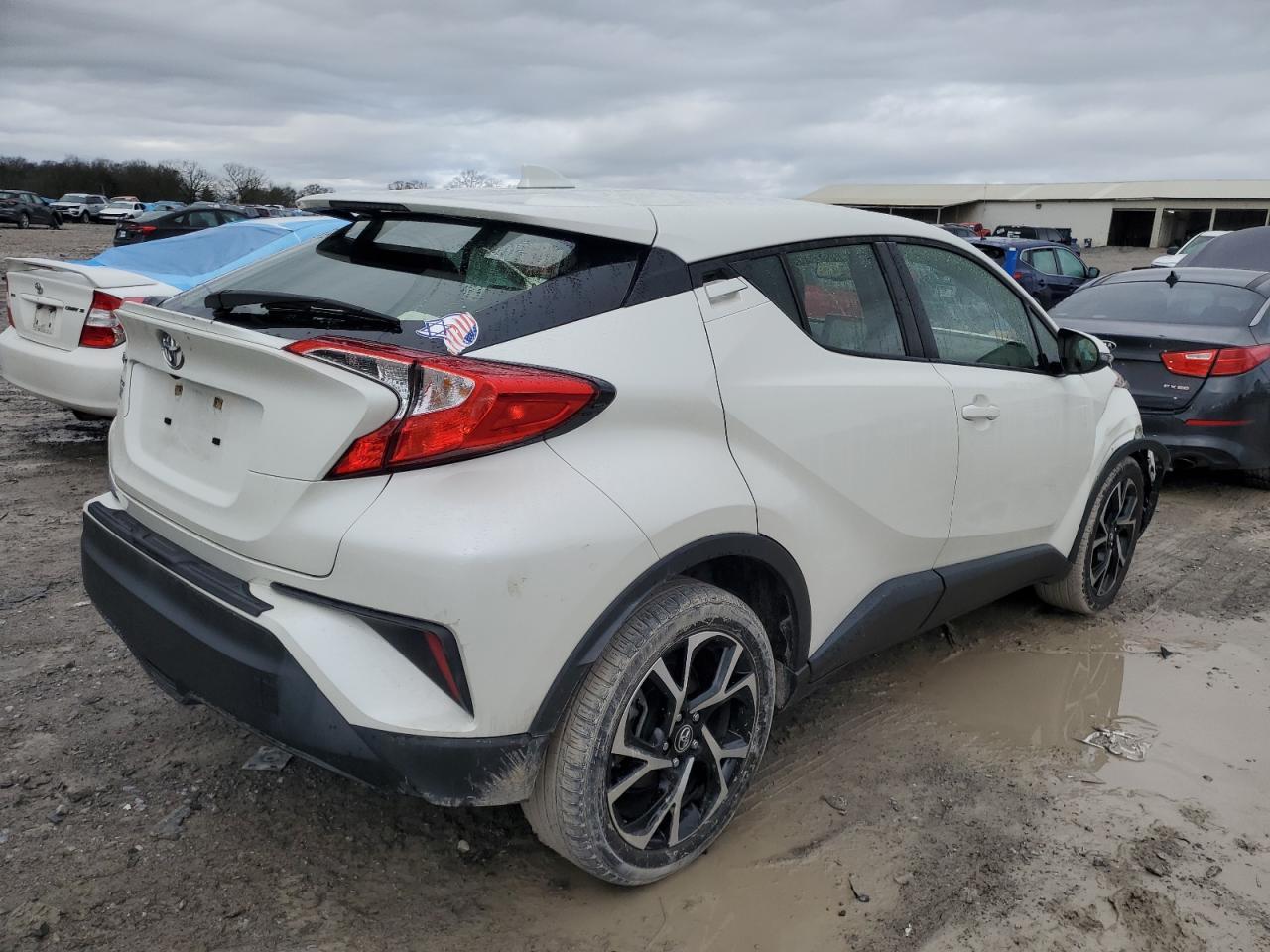 2019 TOYOTA C-HR XLE - Фото 3