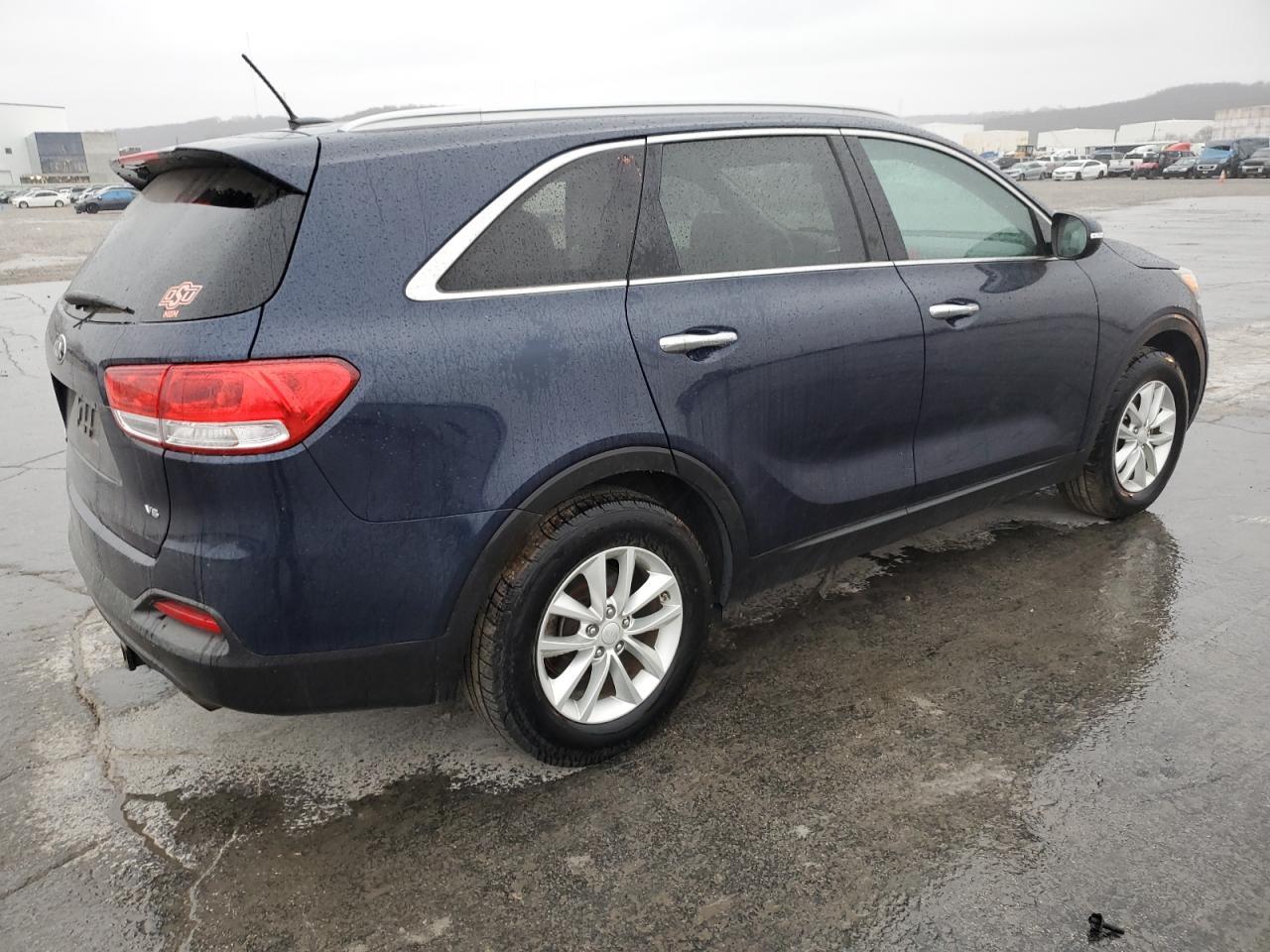 2017 KIA SORENTO LX - Фото 3