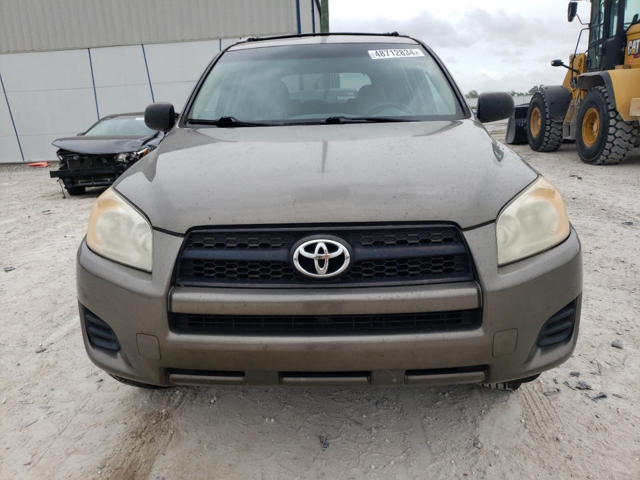 2011 TOYOTA RAV4 - Фото 5