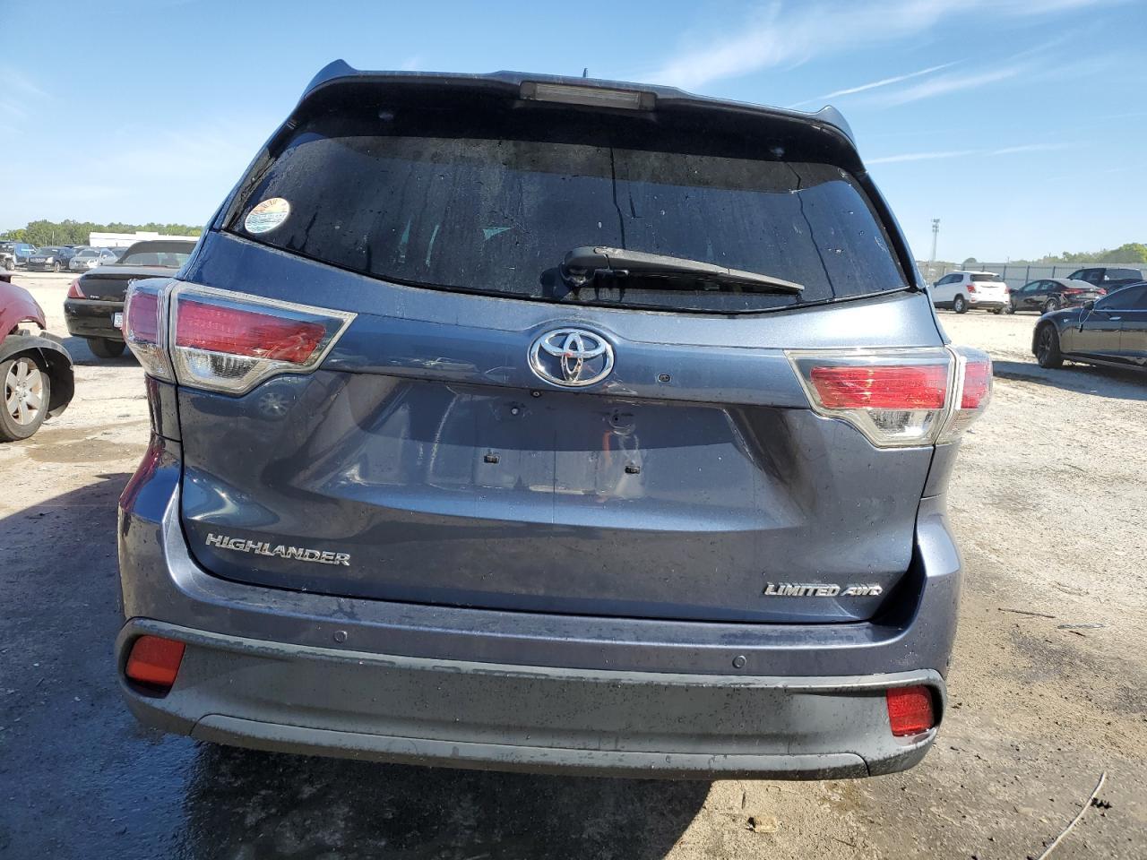 2015 TOYOTA HIGHLANDER - Image 6