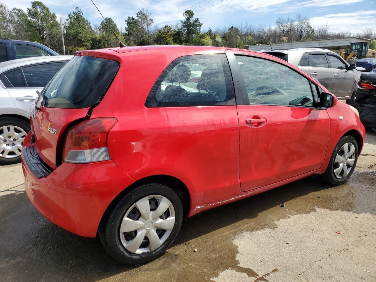2011 TOYOTA YARIS - Фото 3