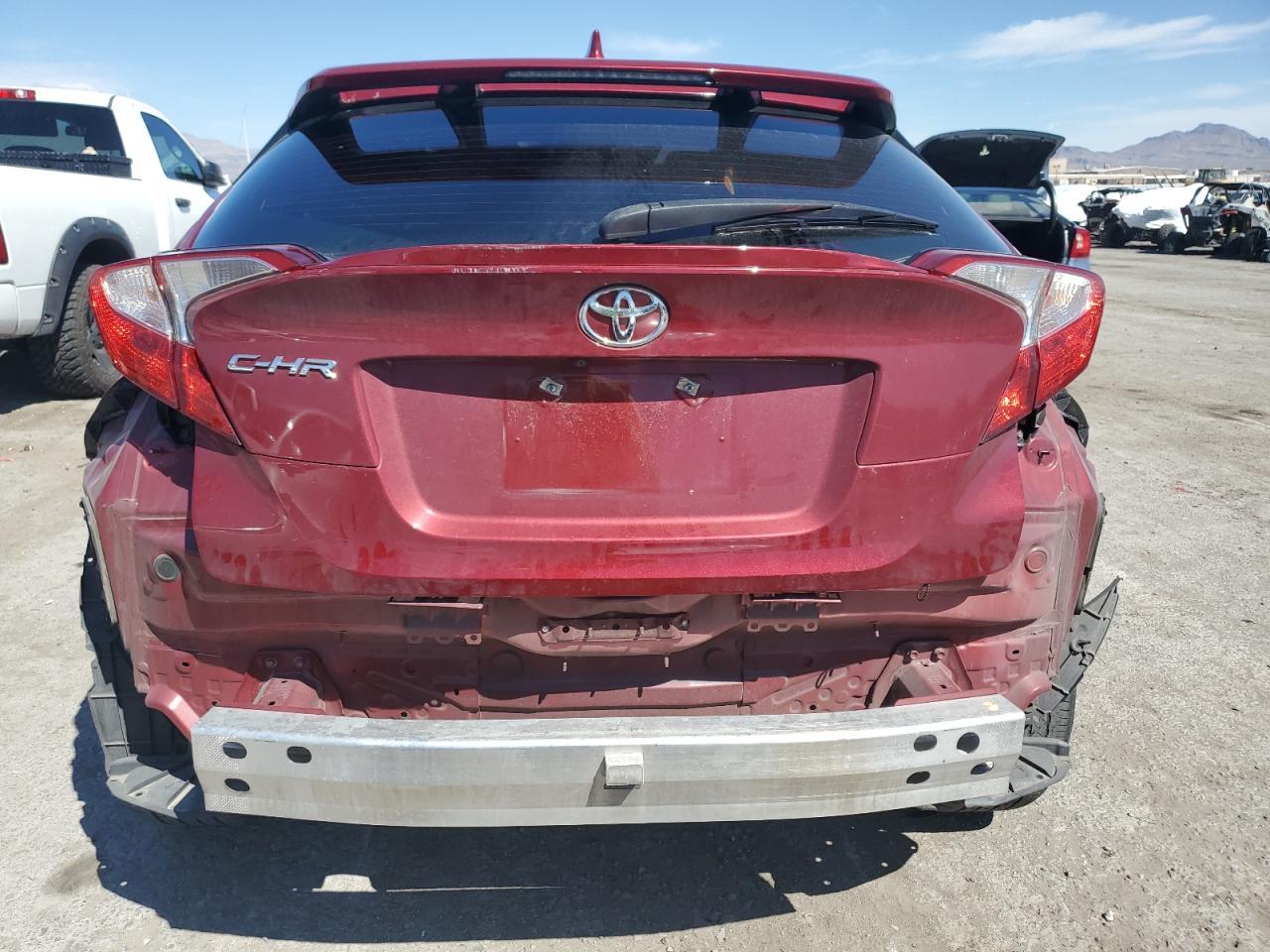 2018 TOYOTA C-HR XLE - Image 6