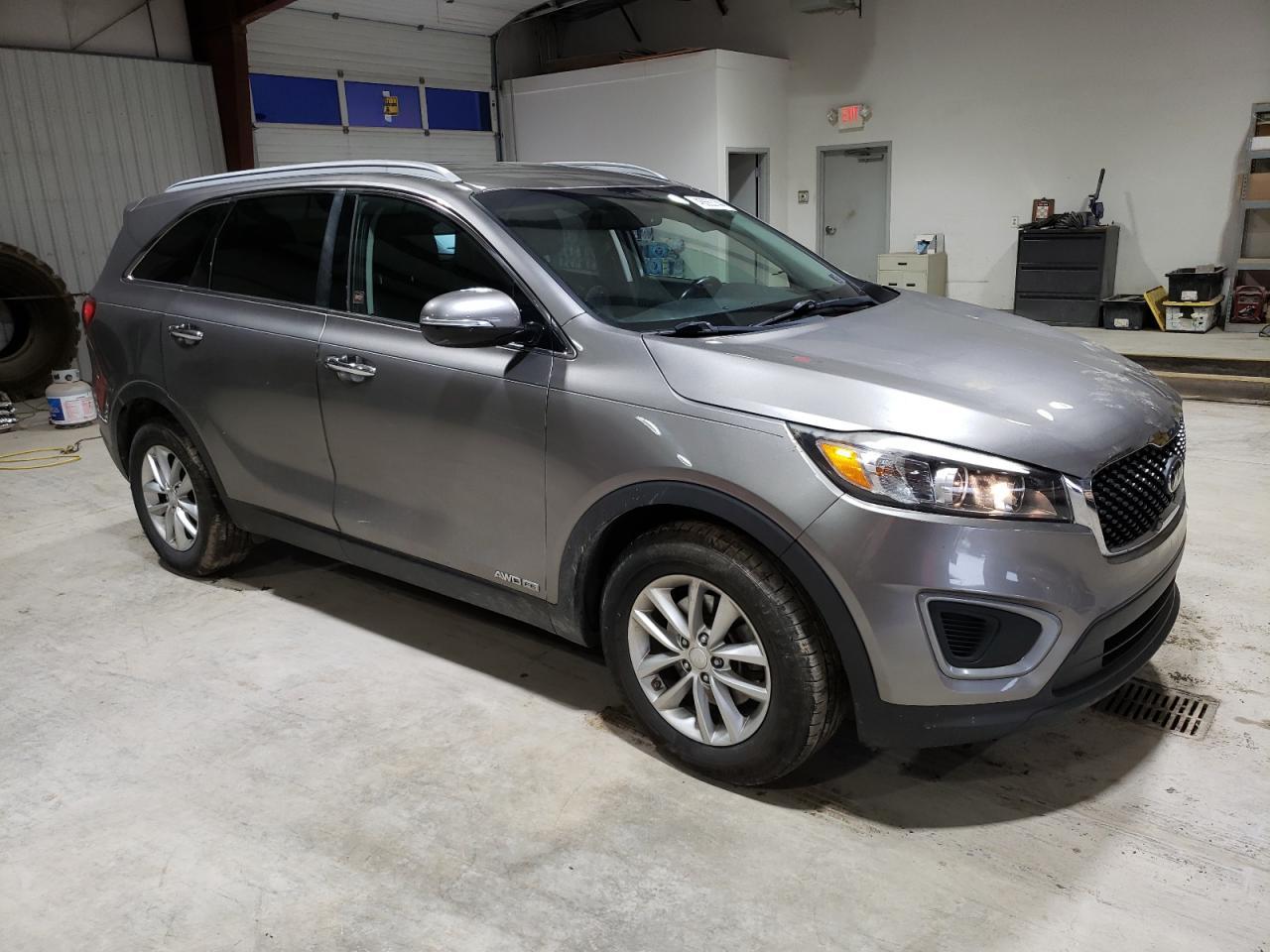 2016 KIA SORENTO LX - Image 4