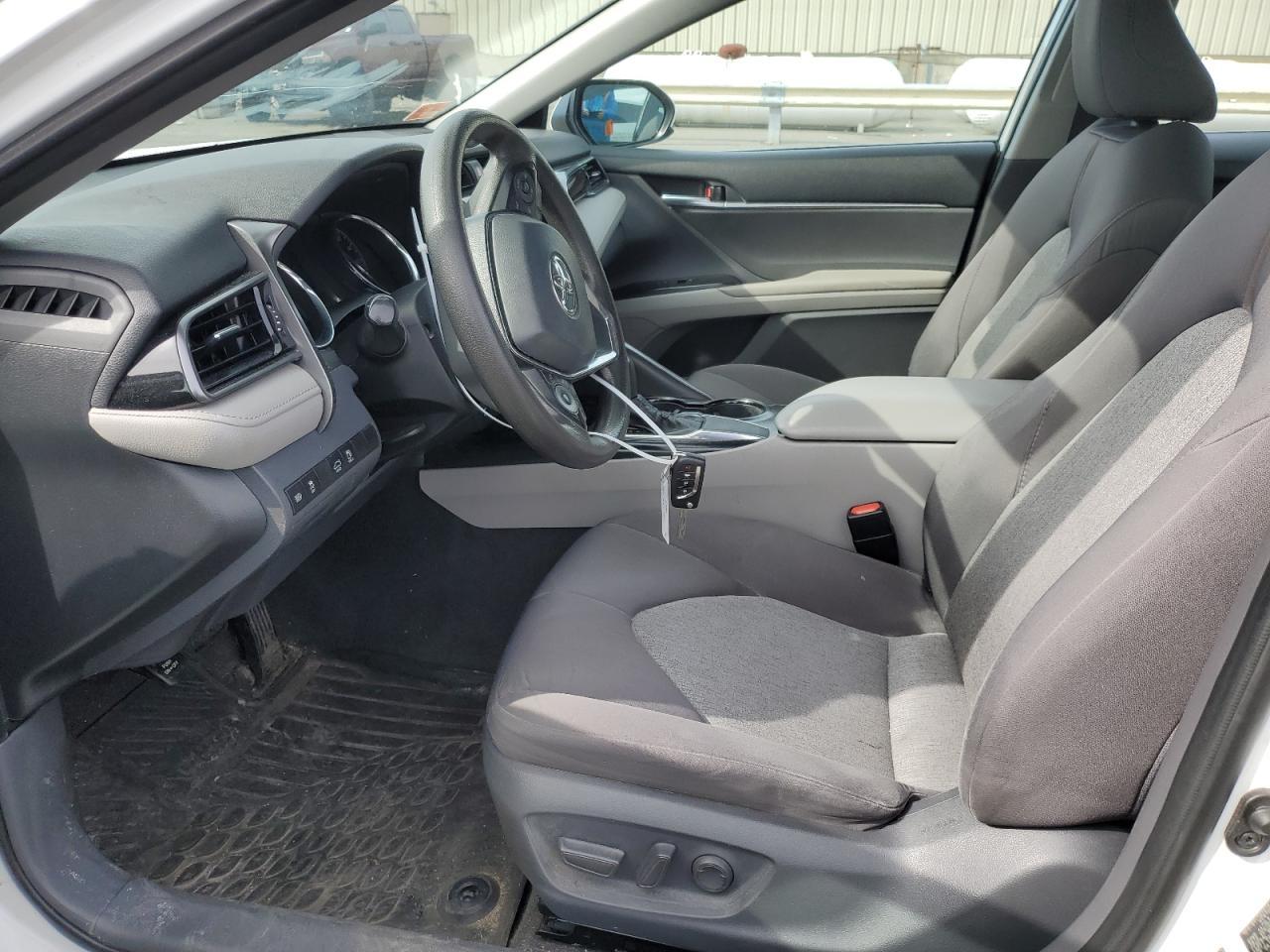 2019 TOYOTA CAMRY L - Фото 7