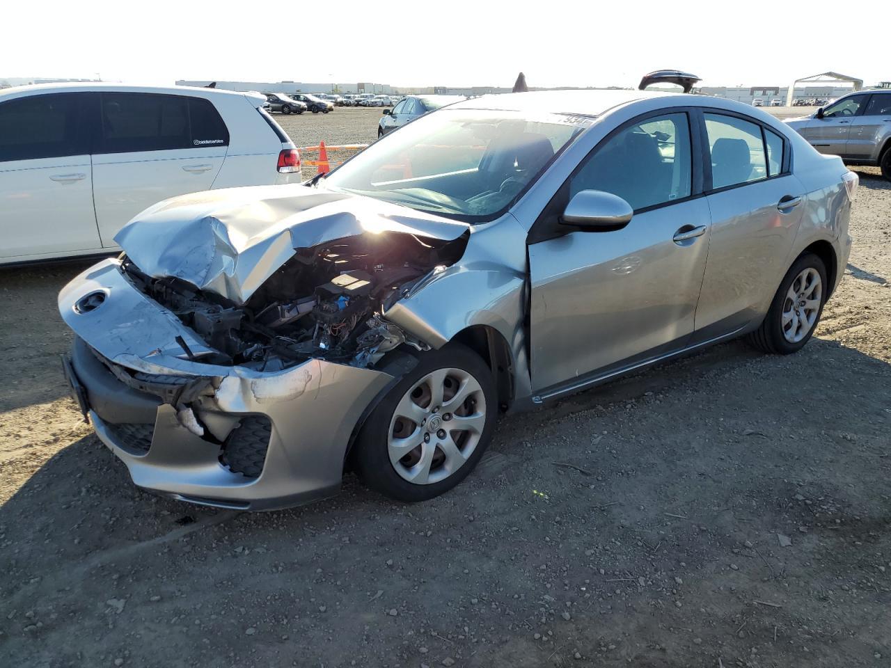 2013 MAZDA 3 I