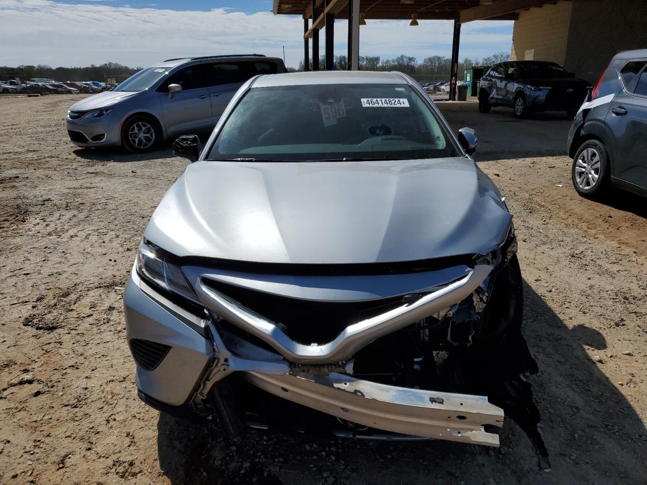 2020 TOYOTA CAMRY SE - Фото 5