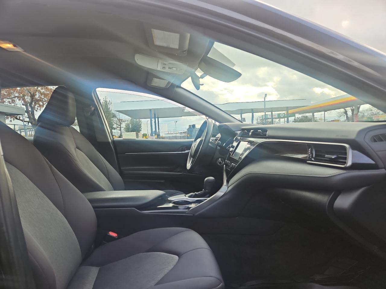 2019 TOYOTA CAMRY L - Фото 5
