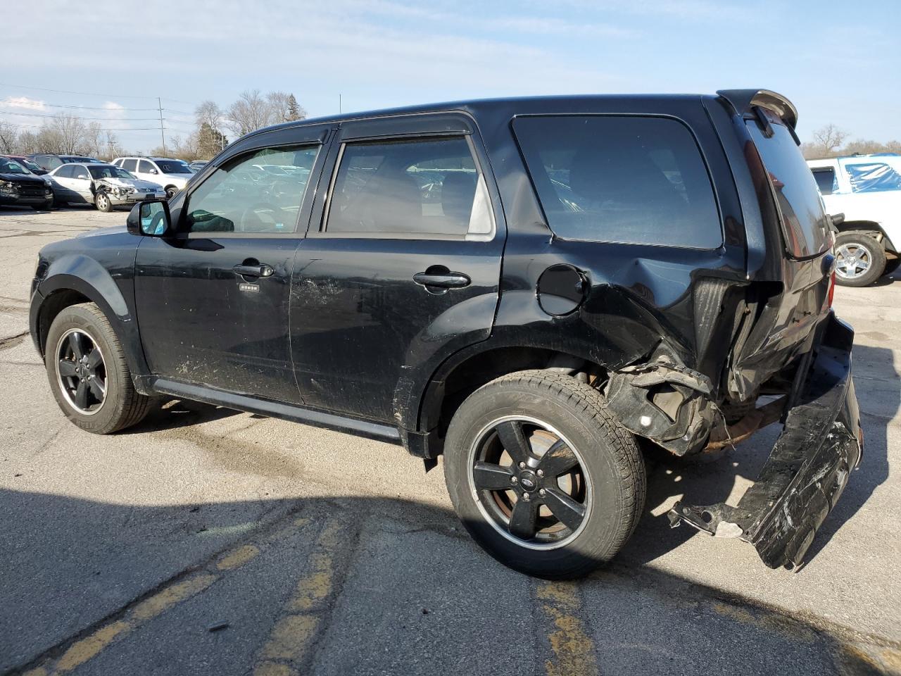 2010 FORD ESCAPE XLT - Image 2