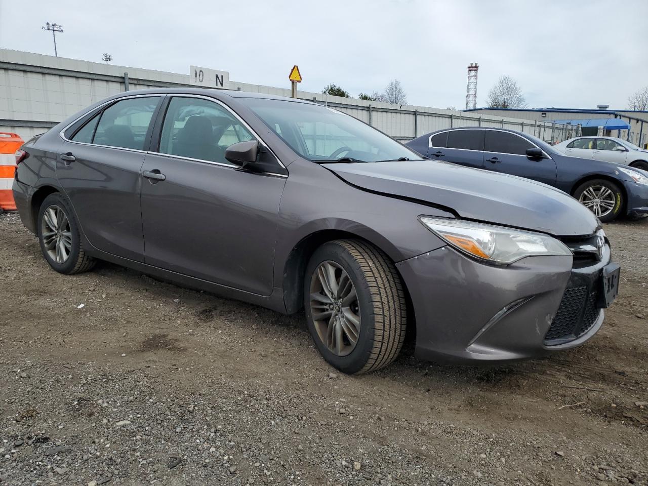 2015 TOYOTA CAMRY LE - Image 4