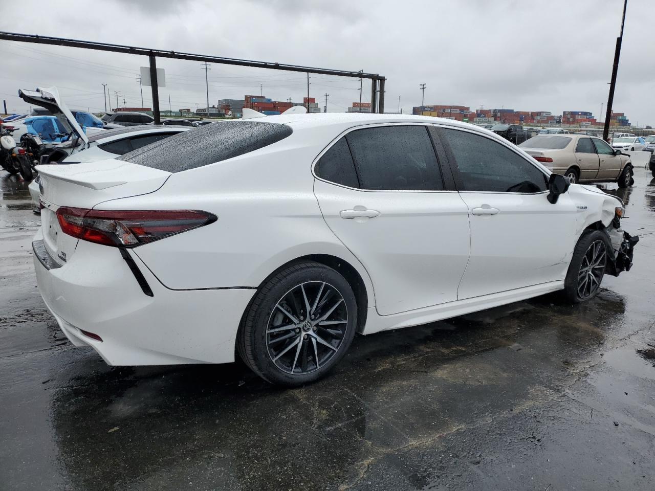 2021 TOYOTA CAMRY SE - Фото 3