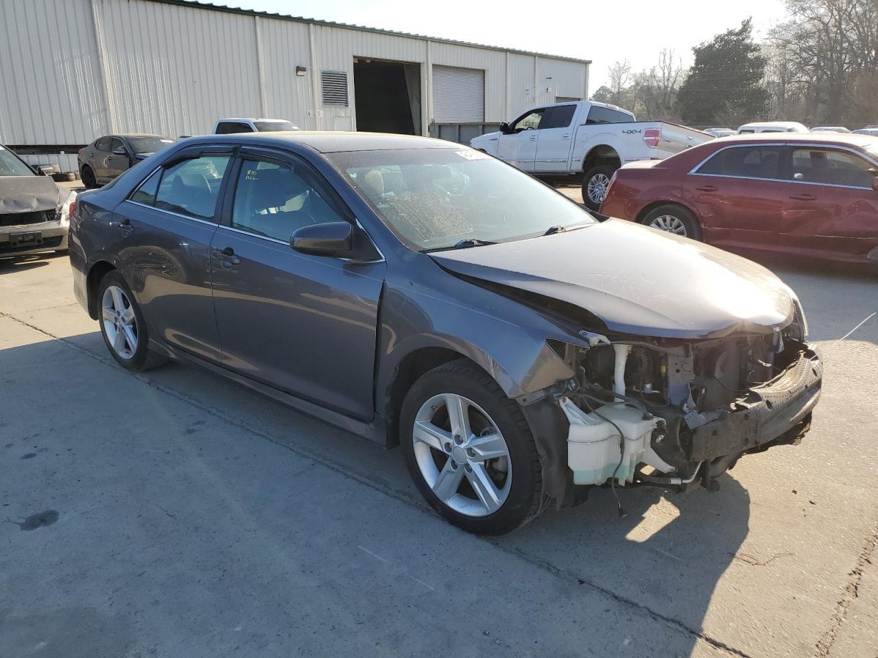 2014 TOYOTA CAMRY L - Image 4