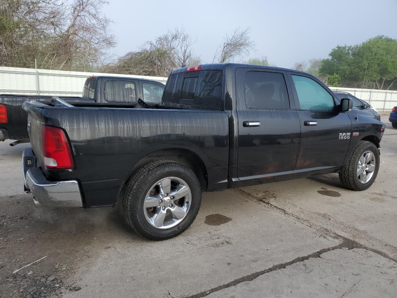 2017 RAM 1500 SLT - Image 3