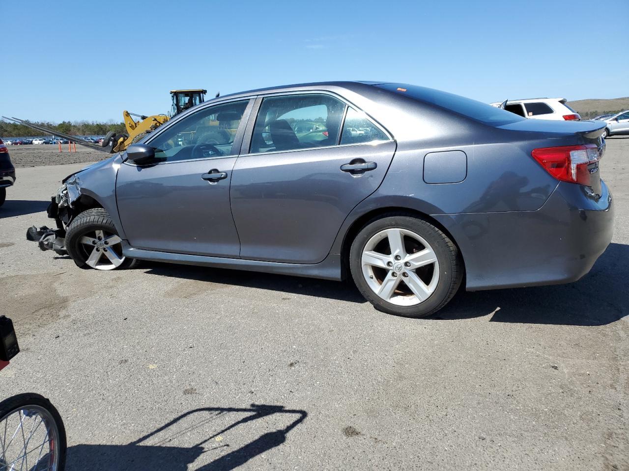 2014 TOYOTA CAMRY L - Фото 2