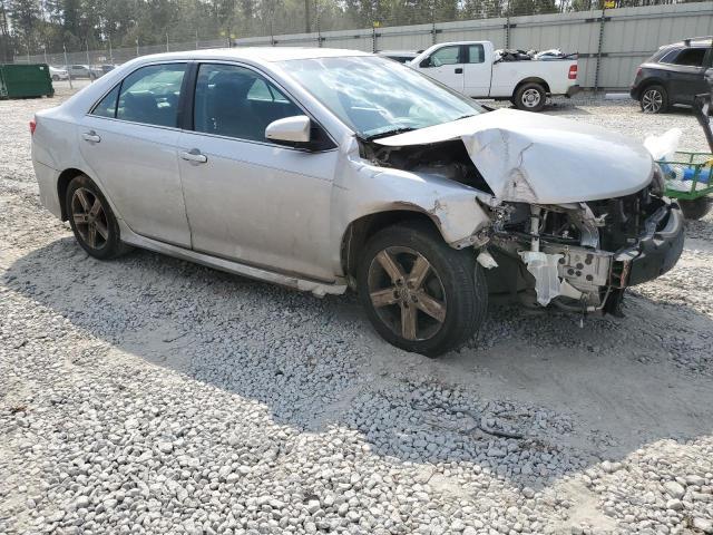2014 Toyota Camry L - Фото 4