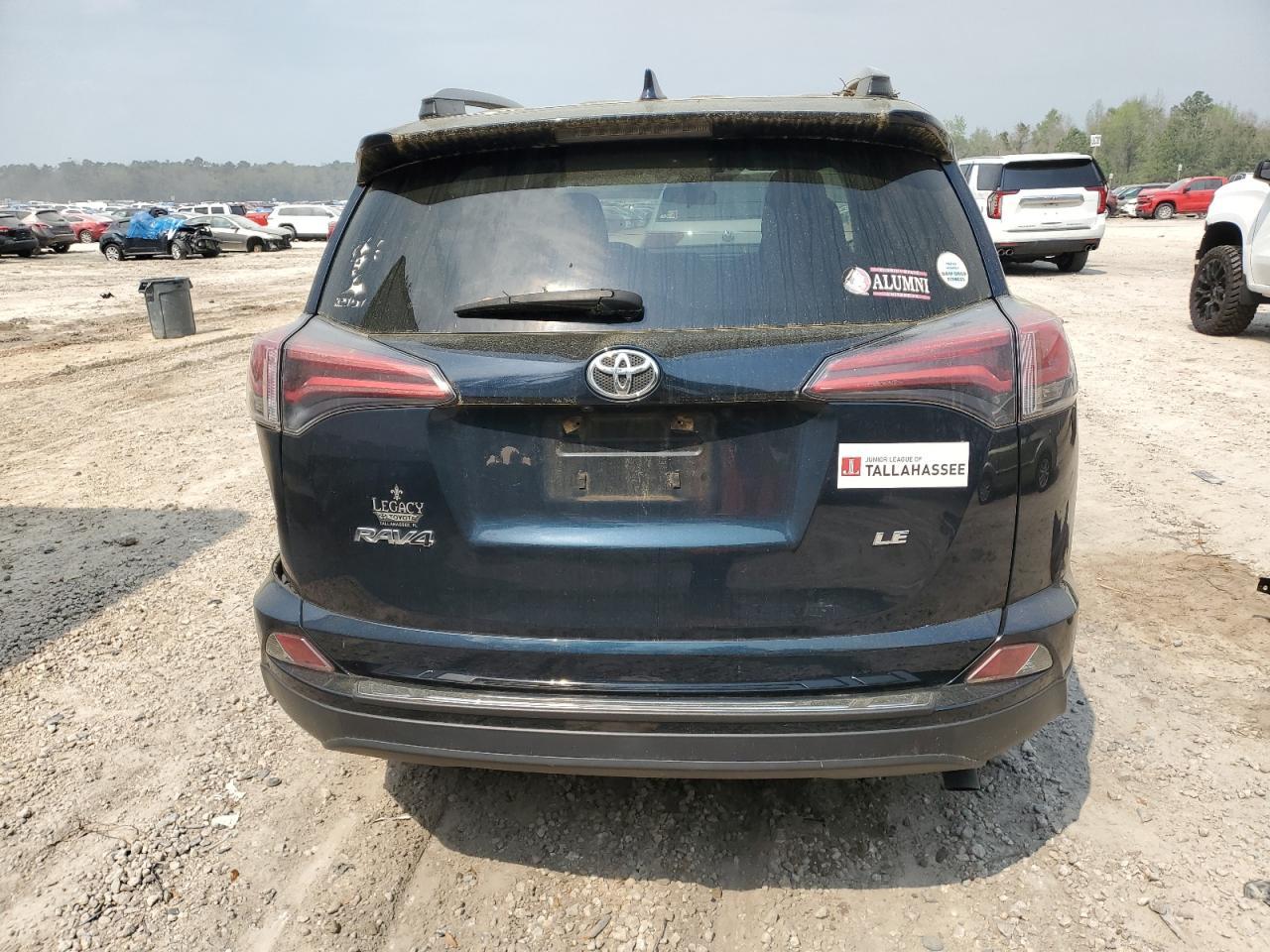 2018 TOYOTA RAV4 LE - Фото 6