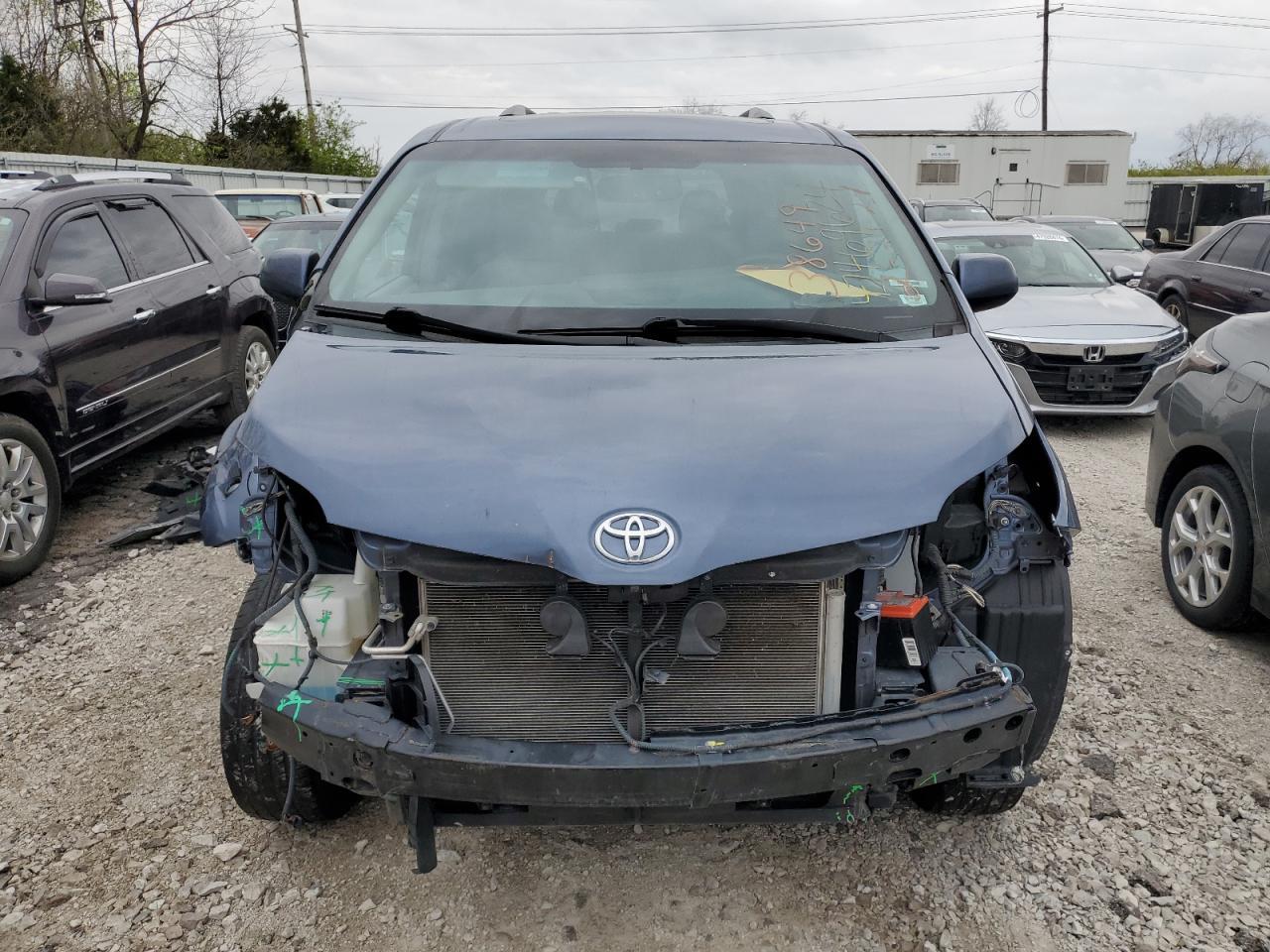 2015 TOYOTA SIENNA XLE - Фото 5