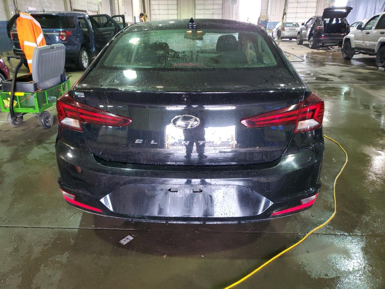 2019 HYUNDAI ELANTRA SE - Фото 6
