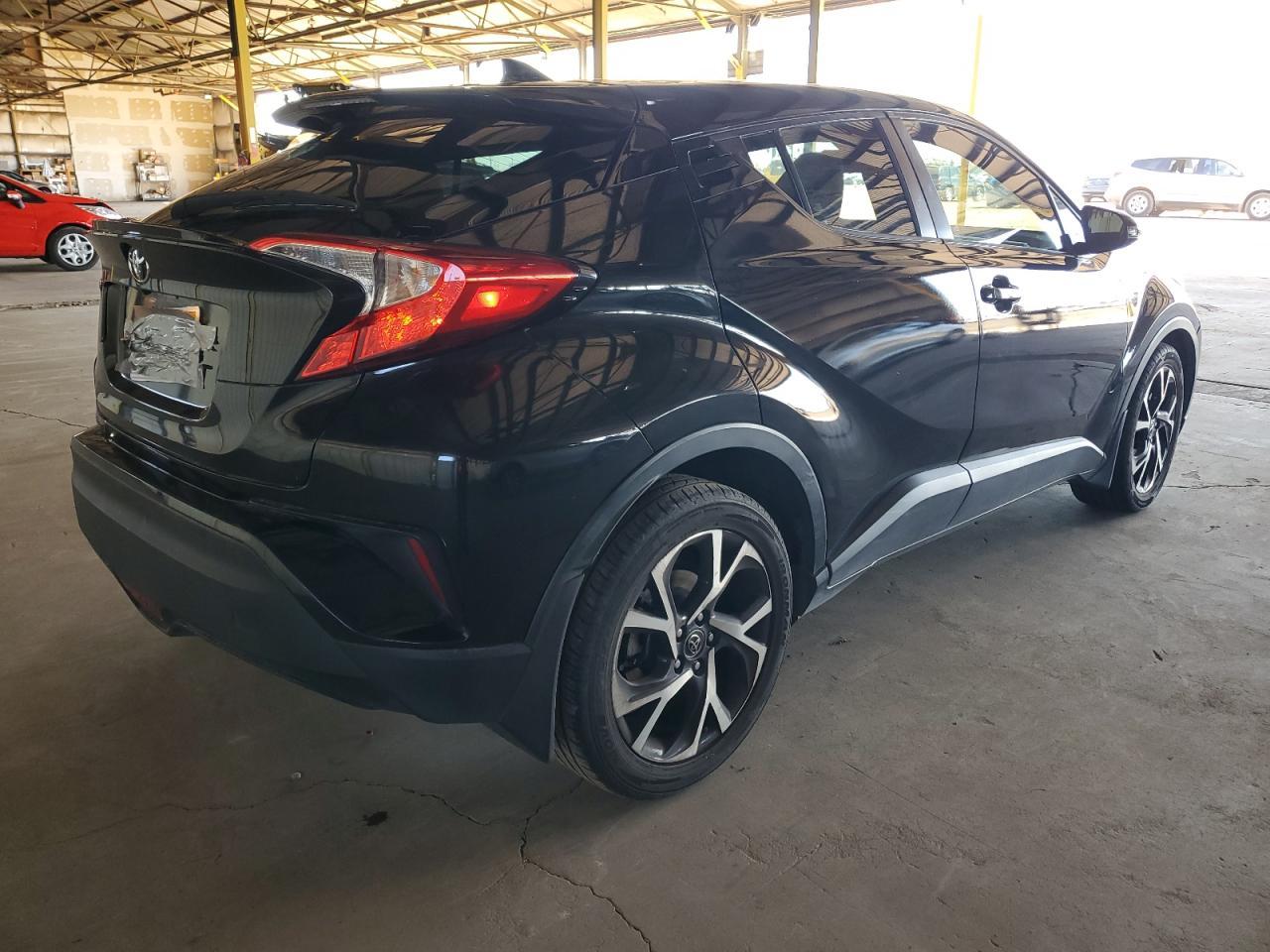 2018 TOYOTA C-HR XLE - Image 3