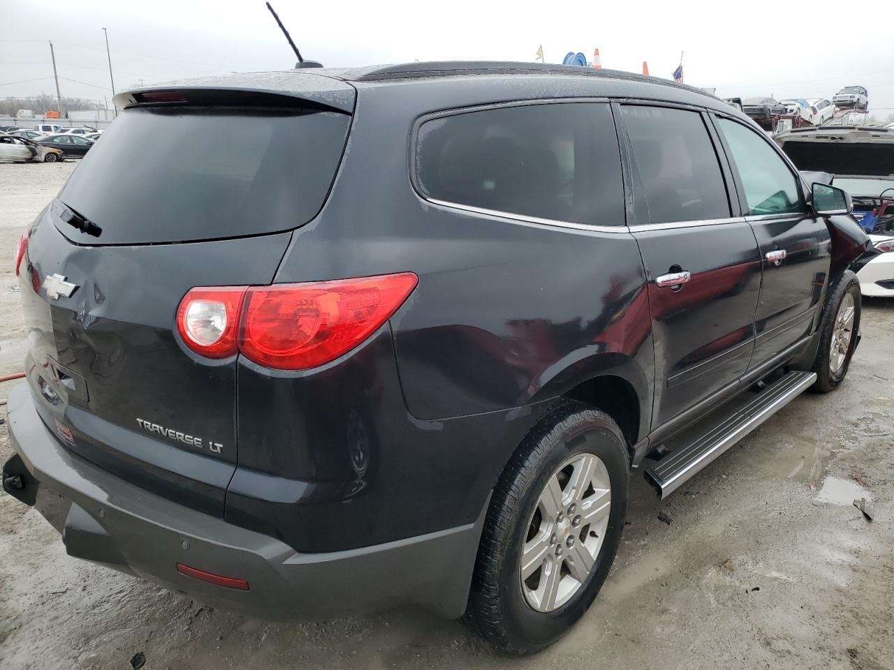 2011 CHEVROLET TRAVERSE L - Фото 3
