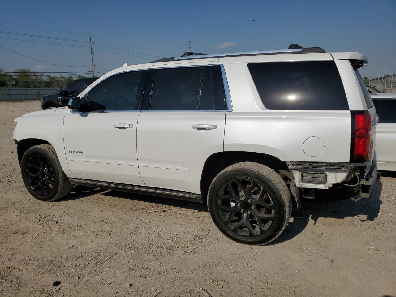 2019 CHEVROLET TAHOE C150 - Фото 2