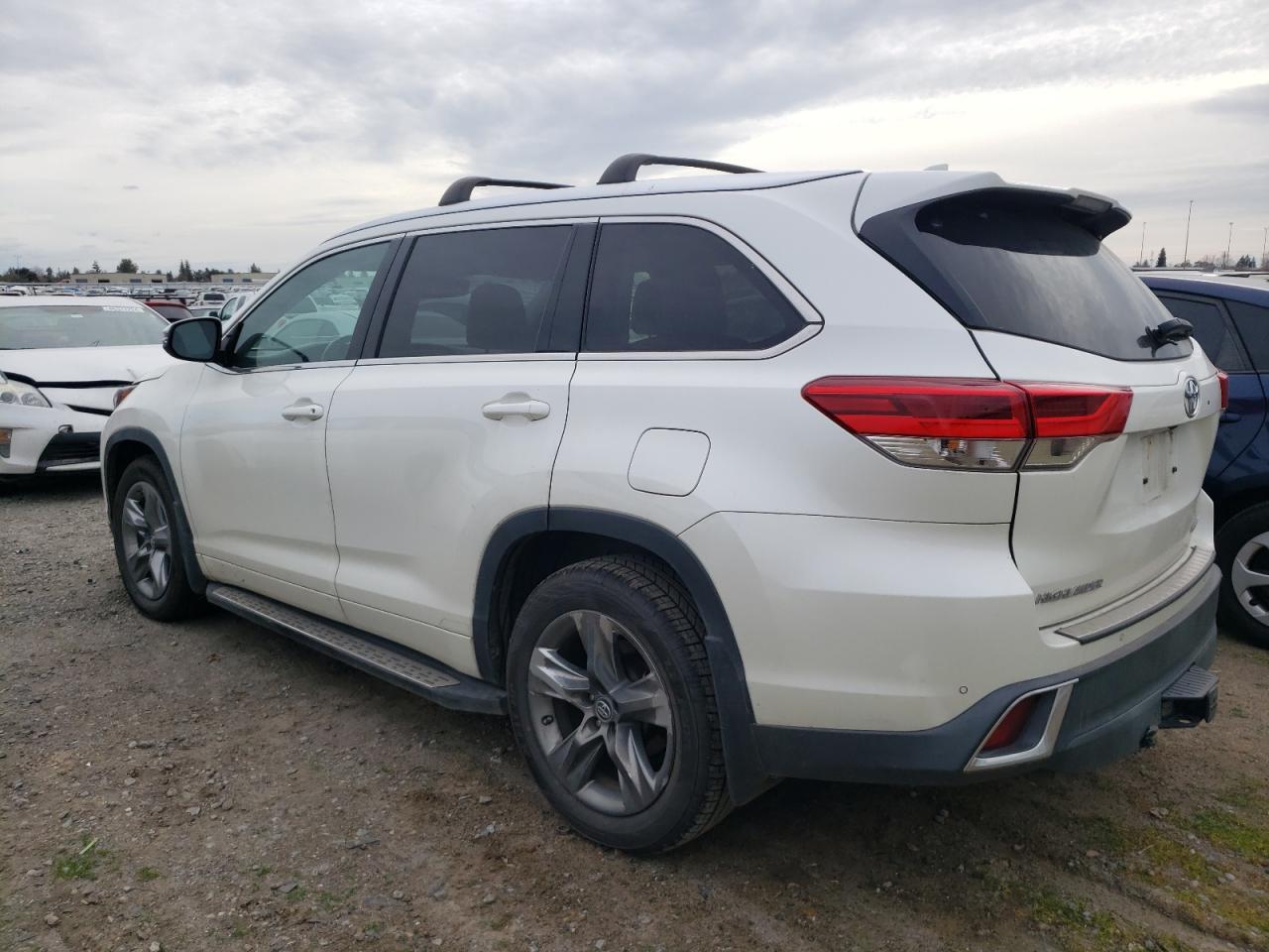 2019 TOYOTA HIGHLANDER - Фото 2