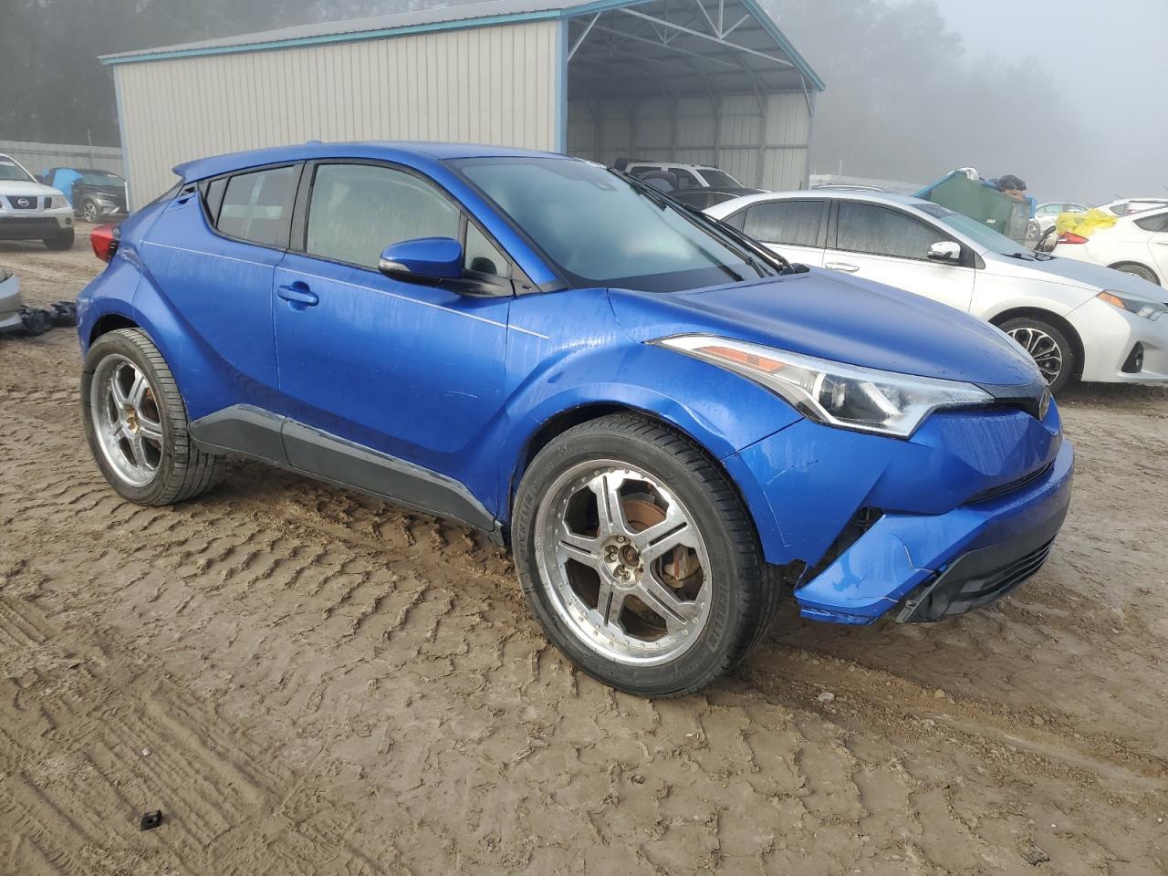 2019 TOYOTA C-HR XLE - Фото 4