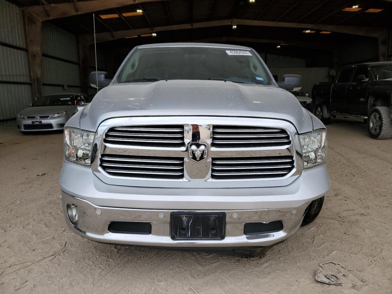 2015 RAM 1500 SLT - Image 5