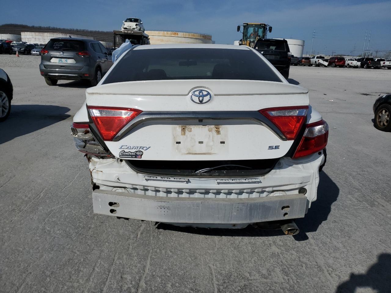 2017 TOYOTA CAMRY LE - Фото 6