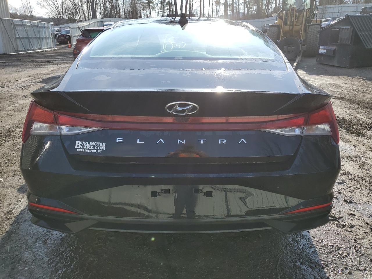 2023 HYUNDAI ELANTRA SE - Image 6