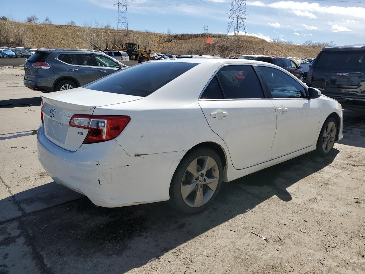 2012 TOYOTA CAMRY SE - Фото 3