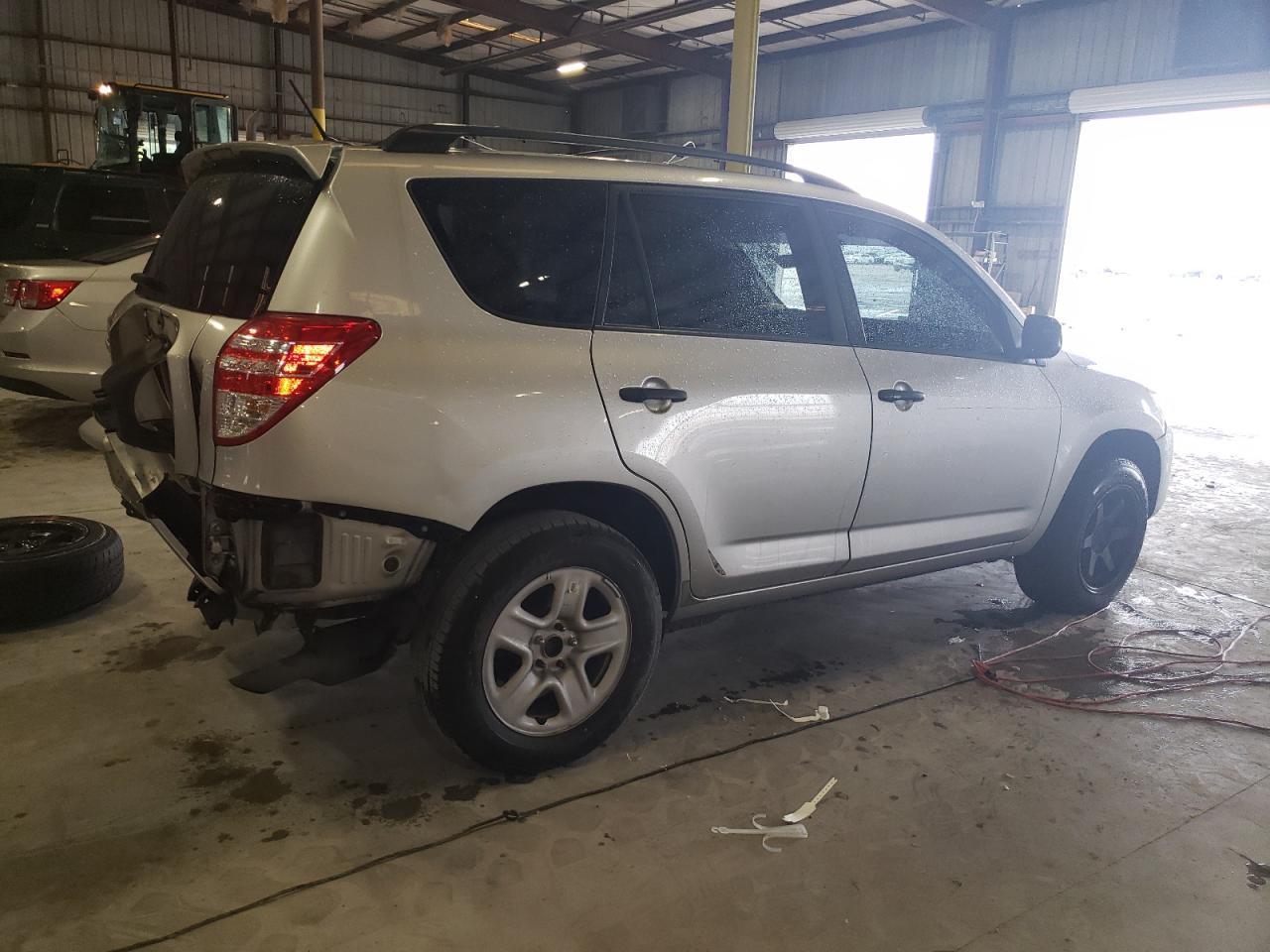 2011 TOYOTA RAV4 - Image 3