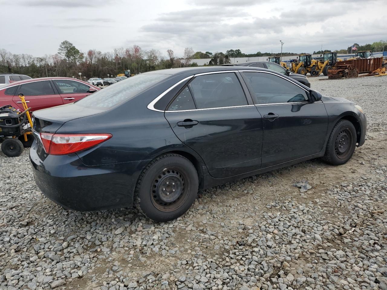 2016 TOYOTA CAMRY LE - Фото 3